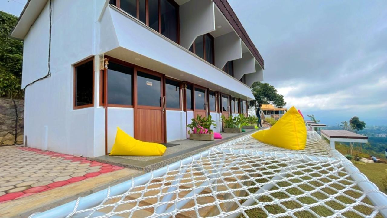 De Pointe Resort & Resto Campaka Exterior photo