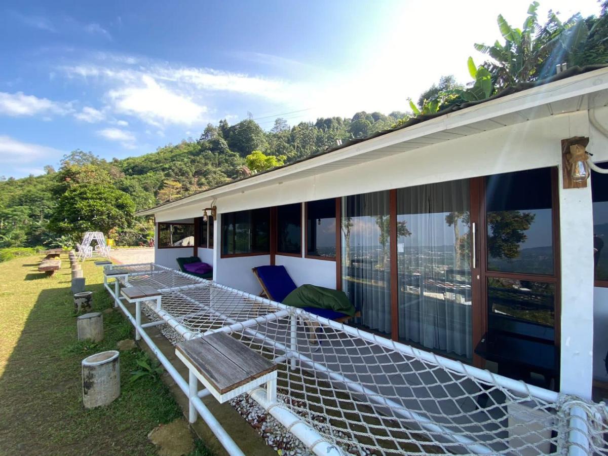 De Pointe Resort & Resto Campaka Exterior photo