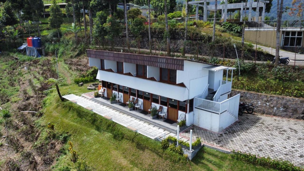 De Pointe Resort & Resto Campaka Exterior photo